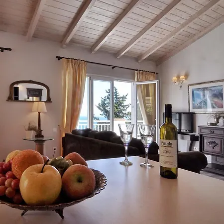 Veroniki Penthouse Deluxe Apartment Agios Ioannis Peristeron (Corfu)